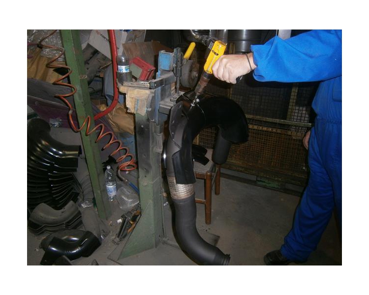 Particolari in fase di assemblaggio